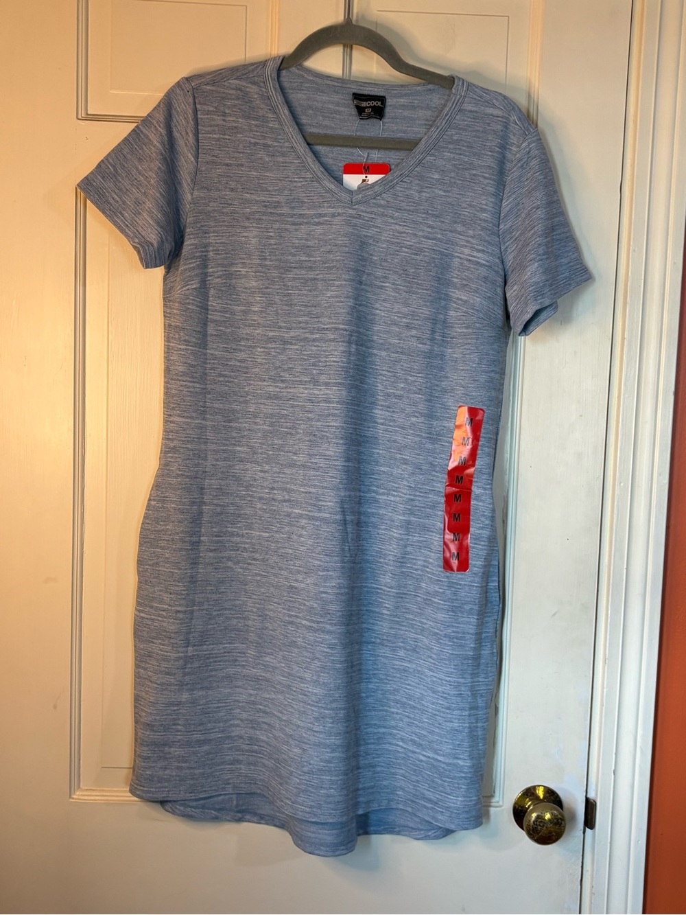 NWT 32 Degrees Cool Women’s V-Neck Dress – Size Medium Blue Stripe